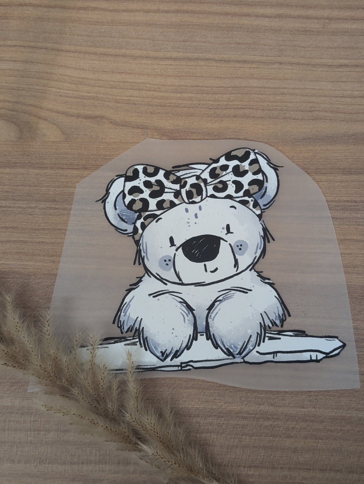 Eisbär Bügelbild mit Leo-Schleife