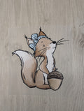 Bügelbild Eichhörnchen mit mintfarbener Schleife