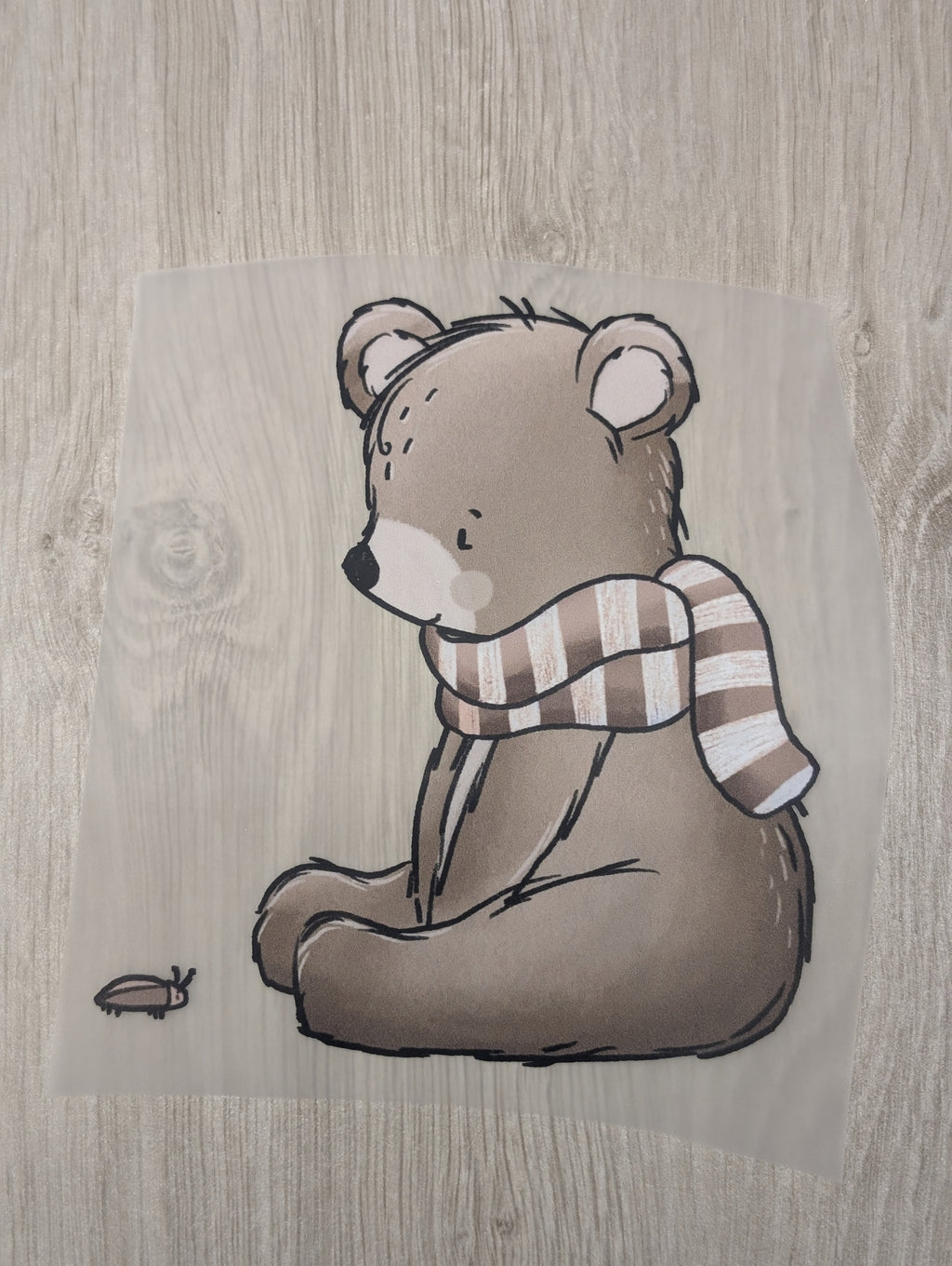 Bügelbild Bärchen mit Schal & kleinem Käfer